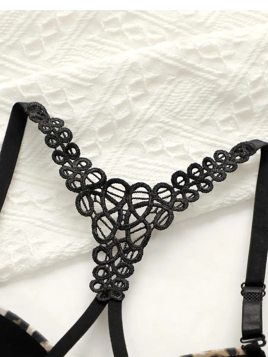 Set pakaian dalam seksi wanita Bra pola macan tutul dengan penutup depan cincin baja celana dalam berenda yang nyaman dan sejuk
