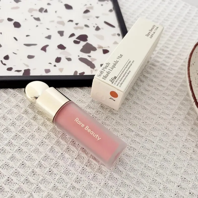 Rare Beauty Soft Pinch Liquid Blush เนียน บางเบา ระบายอากาศได้ดี ติดทนนาน แต่งหน้าอวบอิ่ม Hope Love Virtue Happy Wonder Worth — image 12