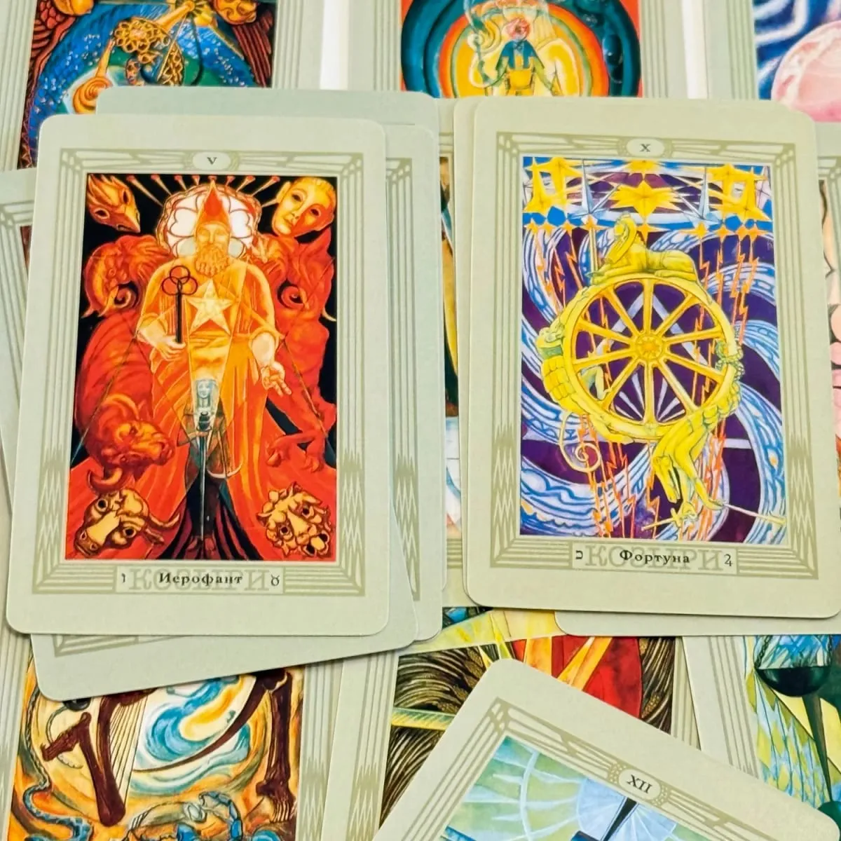 Thoth Tarocchi Edizione russa / spagnola / inglese Tavola Oracle Giochi da tavolo per feste — image 4