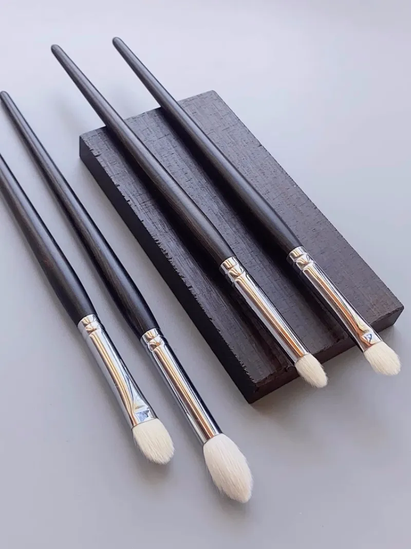 แปรงอายแชโดว์ผสมหรูหราธรรมชาติผมแพะ Ebony Handle แปรงแต่งหน้าอายแชโดว์เครื่องมือความงาม — image 1