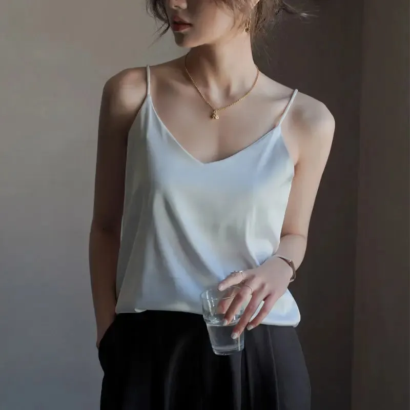 Vrouwen Halter V-hals Basic Wit Cami Spaghetti Top Mouwloos Satijn Zijde 2026 Tank Tops Dames Zomer Hemdje — image 12