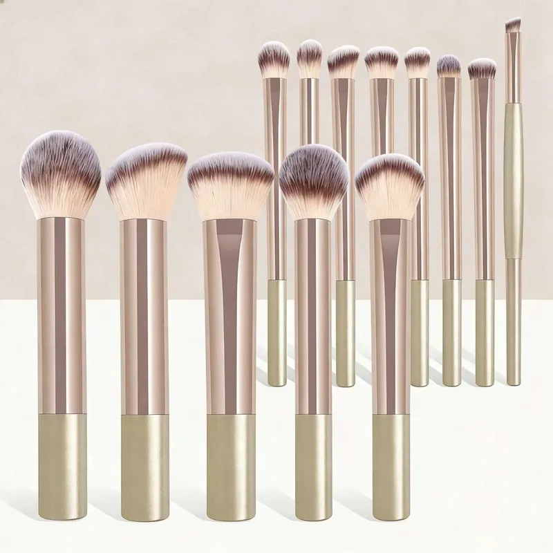 13ks/17ks make-up nástrojů včetně sady štětců na make-up + 1ks taštičky na make-up + 2ks příslušenství Air Puff Base Brush štětec na tvářenku — image 2