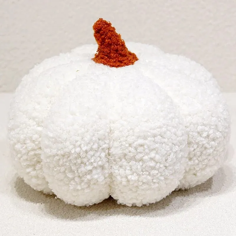 Mehrfarbiges Kürbis-Plüschkissen, weich gefülltes Kürbiskissen, Heimdekoration, süßes Plüschtier, Halloween-Geschenk, Nachttischkissen