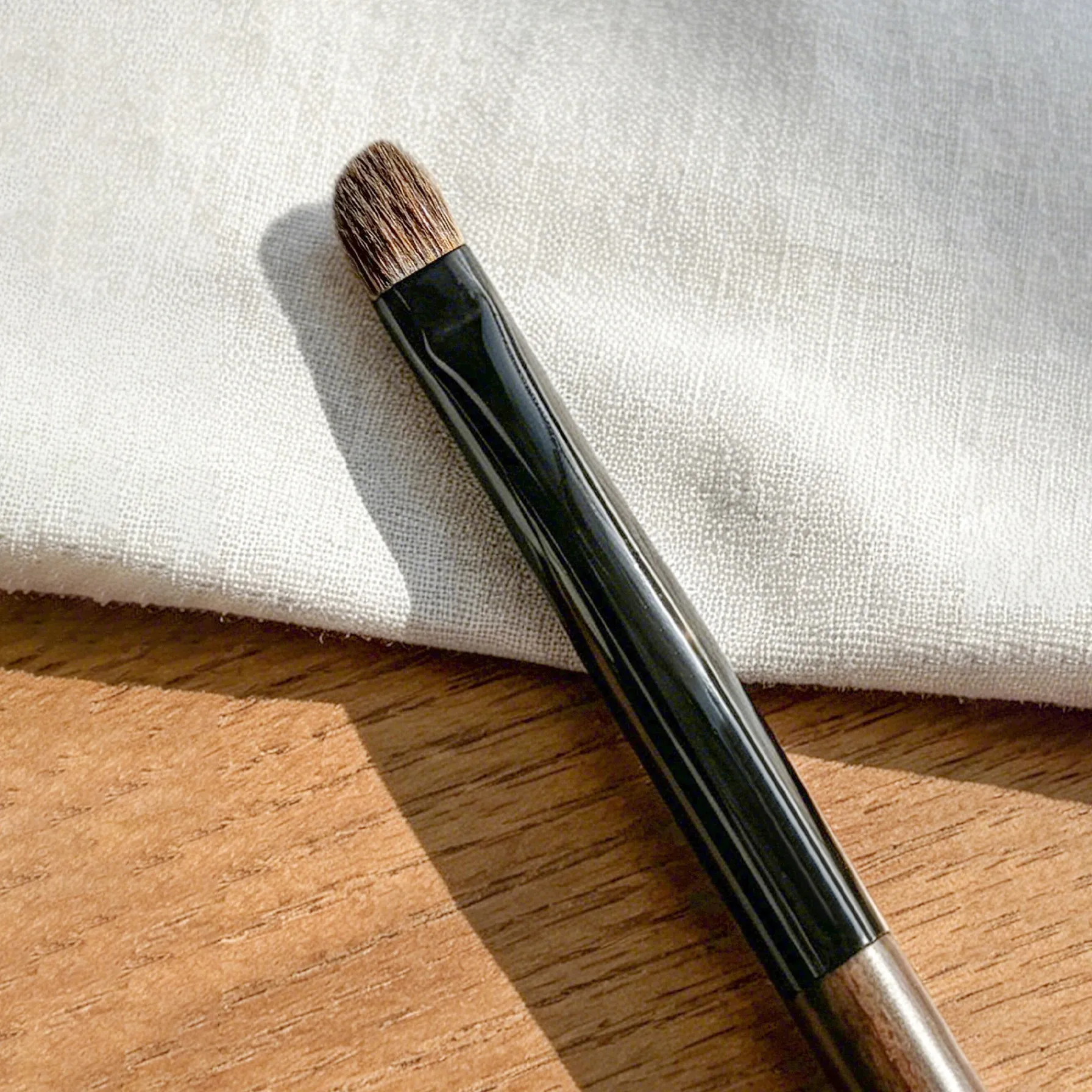 Rl113 pincel de maquiagem artesanal profissional, pincel de delineador de ângulo plano, macio, weasel lynx, cabelo, ébano, cabo de madeira, pincéis de maquiagem — image 3