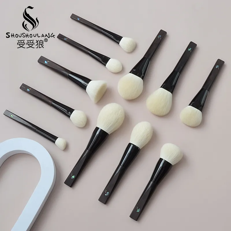 Shoushoulang Hand Crafted Makeup Brush Soft Tiny Tips Goat Hair 1PC Face Powder Blush Contour Brush Ebony Handle Makeup Brushes — image 4