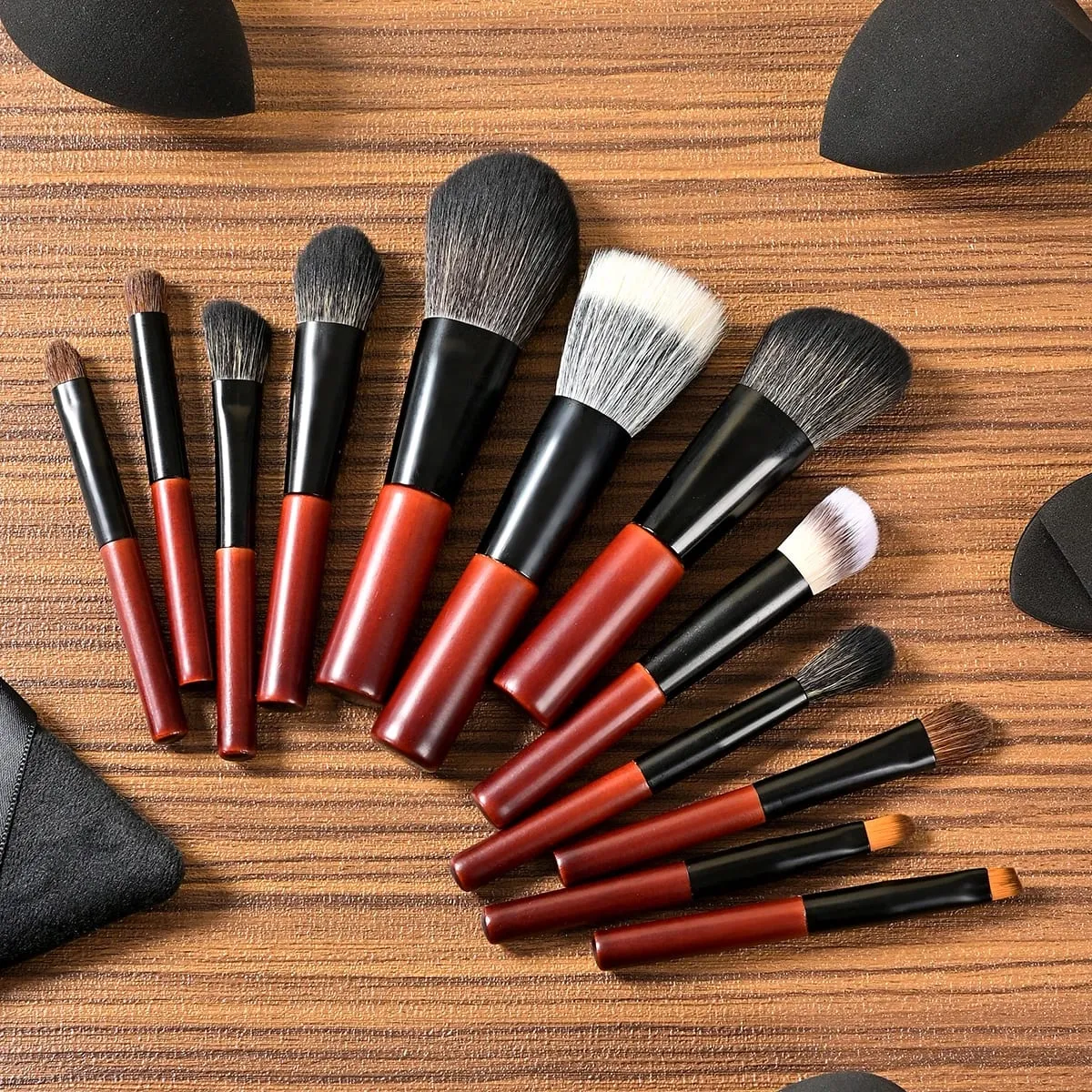 13-teiliges Walnuss-Make-up-Pinsel-Set in Reisegröße, professionelle Mini-Make-up-Pinsel ohne Schuppen und Bräune mit Etui — image 3