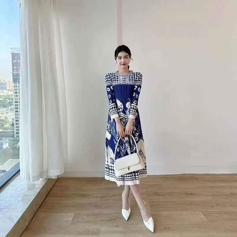 Beautiful Womens Dresses Spring New Printed Loose Folding Dress with Round Neck and Long Sleeve Fashion Temperament Long Dresses