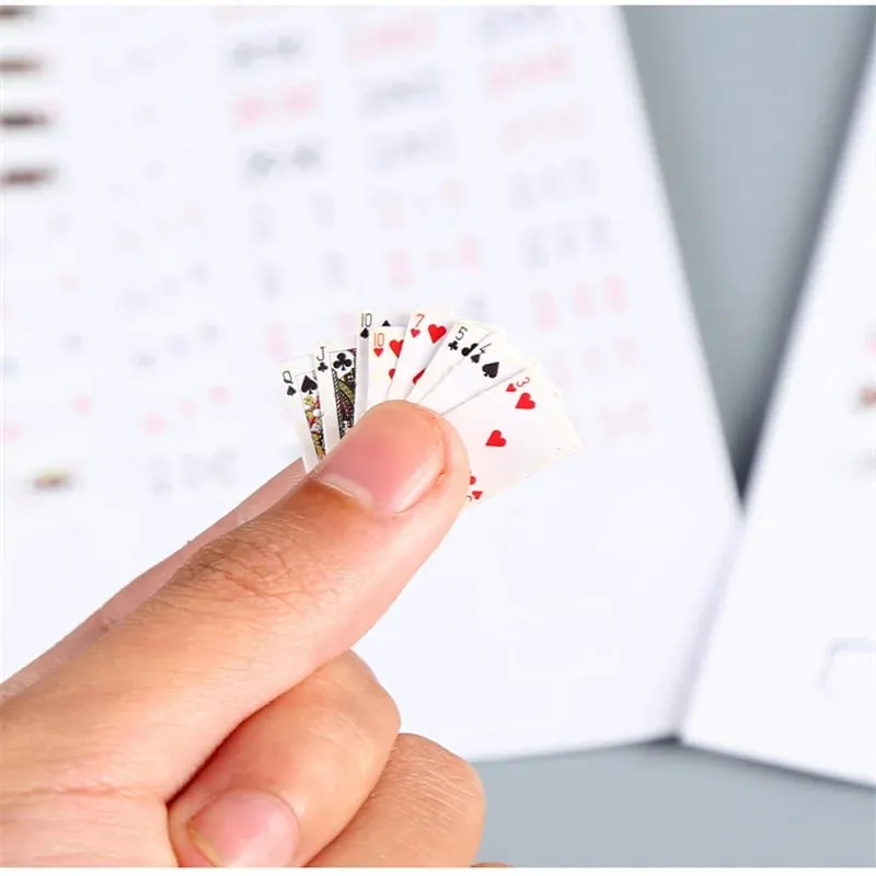 Bermain Poker Mini Kartu Menyenangkan Siswa Permainan Papan Penghilang Stres Mainan Kecil Bermain Poker Ujung Jari Kasual Mudah Dibawa — image 4