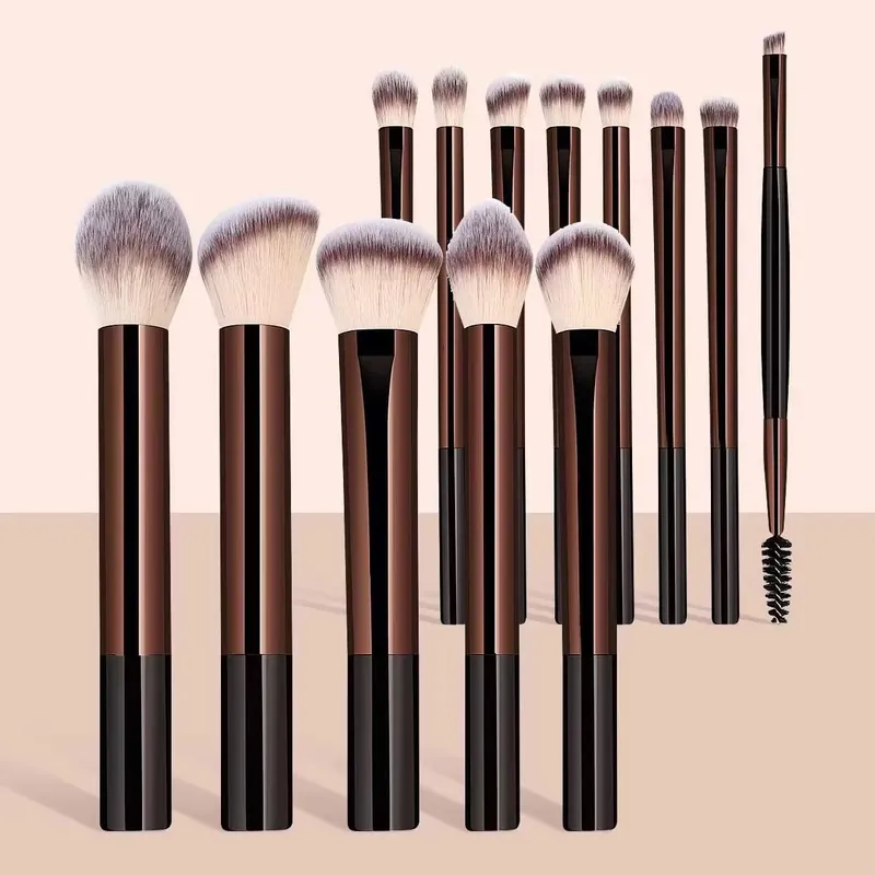 Set Kuas Rias Profesional Perak 14 Buah | Termasuk 2 Puff Beludru Mewah + 2 Spons Pencampur | Perusahaan Sikat Bebas Kekejaman Vegan — image 16