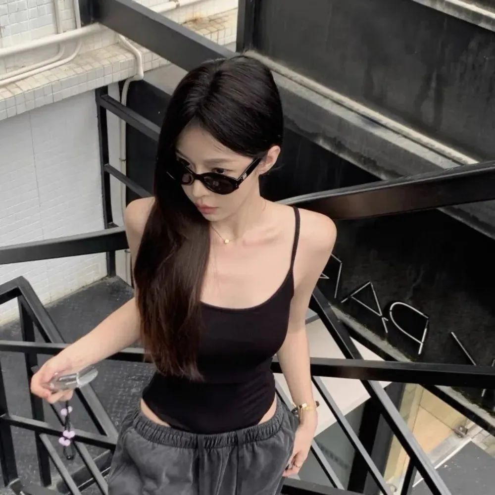 เสื้อกล้ามเปิดหลังแบบกลวงใหม่พร้อมชุดบอดี้สูทผู้หญิงแขนกุดระบายอากาศเพรียวบาง — image 2