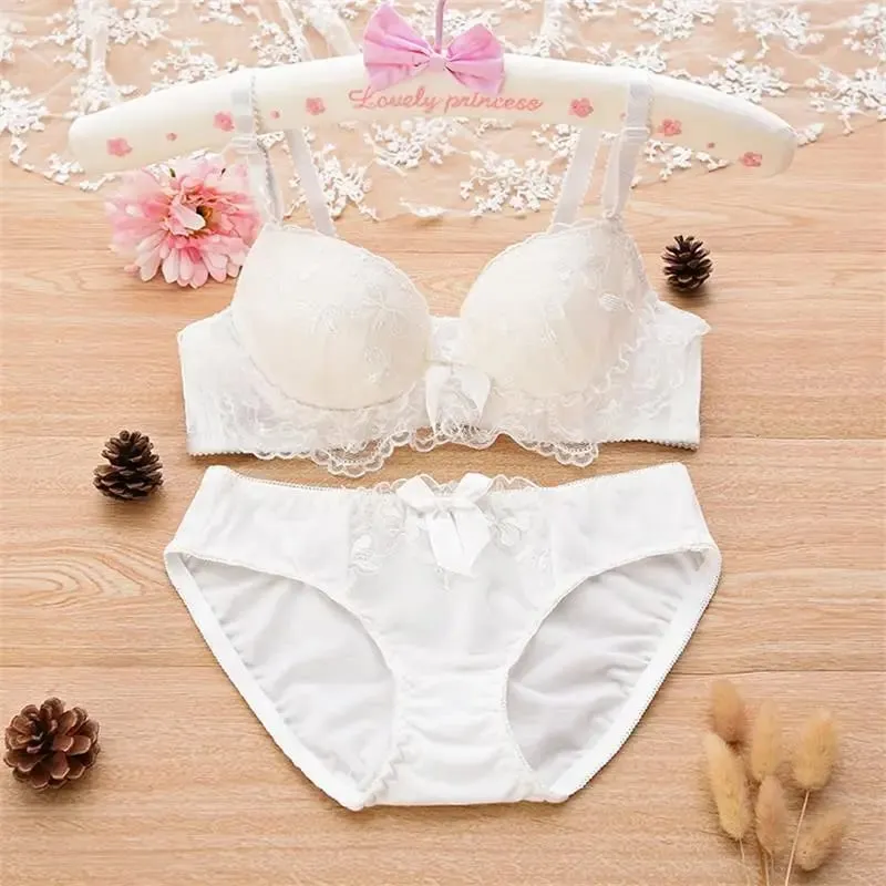 Set di lingerie sexy fiore di pizzo confortevole morbido reggiseno push up con ferretto e mutandine coppa AB intimo alla moda in due pezzi stile coreano — image 1