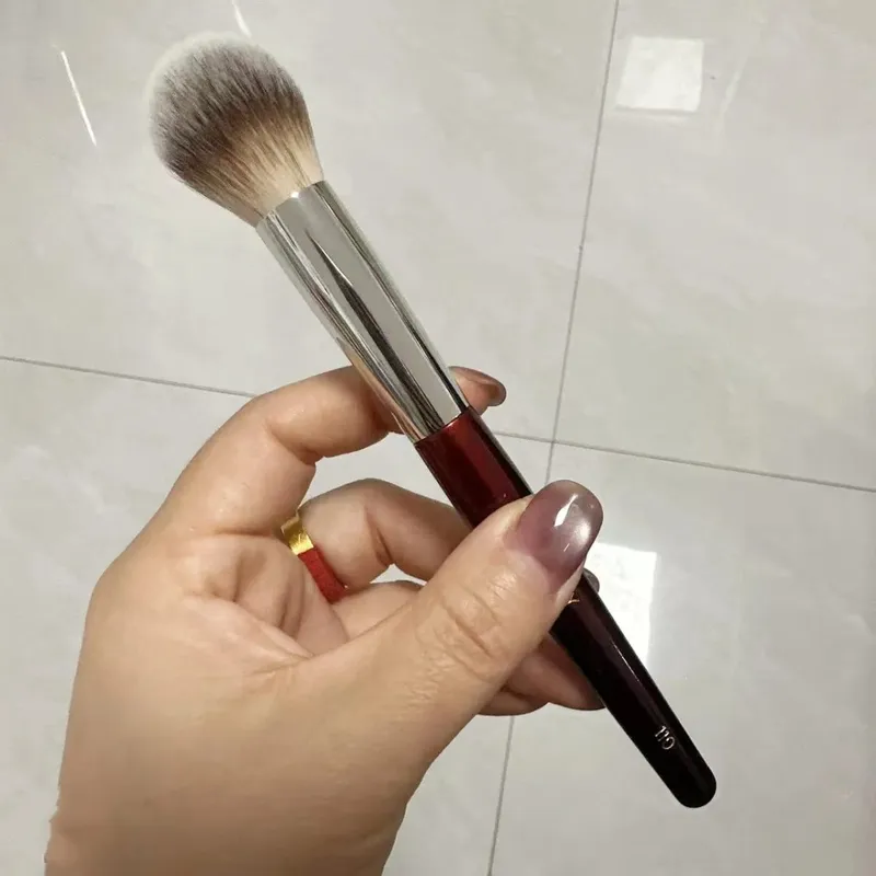 1 unidad 101 brochas de maquillaje para base contorneada, corrector y Base líquida en ángulo, brochas de maquillaje con mango de madera roja, herramientas cosméticas 506 — image 16
