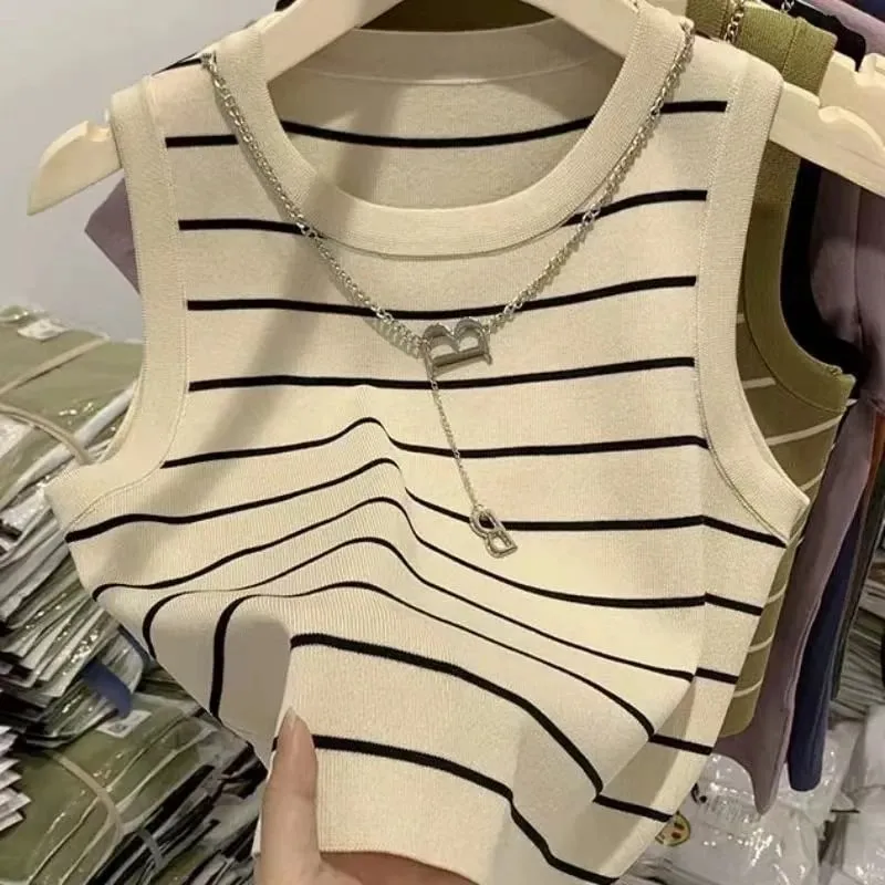 Colorfaith Nieuwe 2024 Basic Dieptepunt Gestreepte Ketting Elasticiteit Vesten Vrouwen Tank & Camis Herfst Winter Wild Crop Korte Tops V3420DG