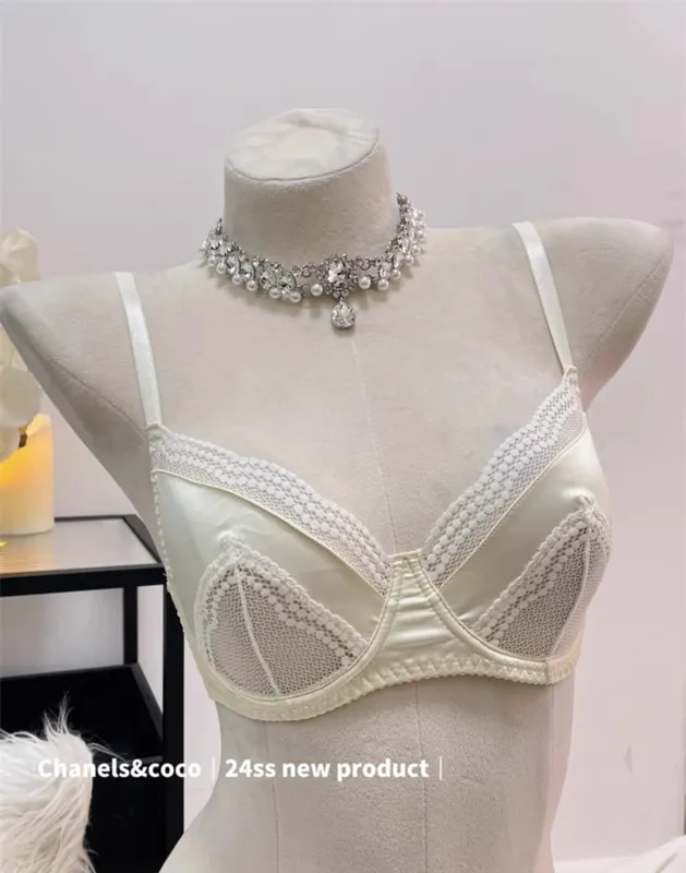 ชุดบราลายคัตเอาท์น่ารัก | เอคัพวิดพื้นเมจิก | ขอบลูกไม้ซากุระ | Bralette สลิมมิ่งญี่ปุ่นพร้อมแผ่นรองเพศ AB Cup Bras — image 12