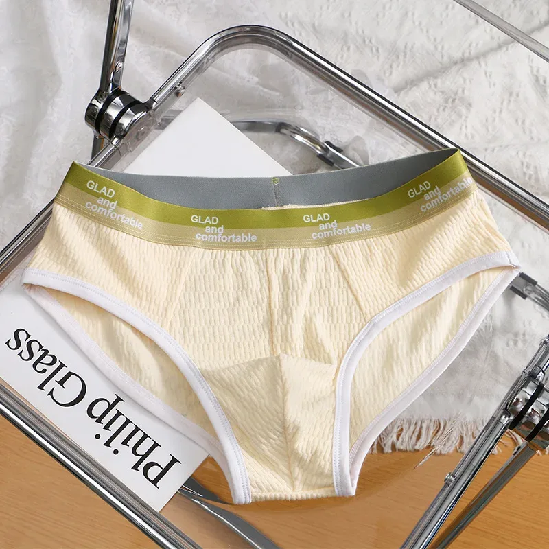 Letnie nowe męskie bawełniane majtki w jednolitym kolorze, minimalistyczna oddychająca cienka bielizna, modne kąpielówki męskie majtki bikini 3256812635450502
