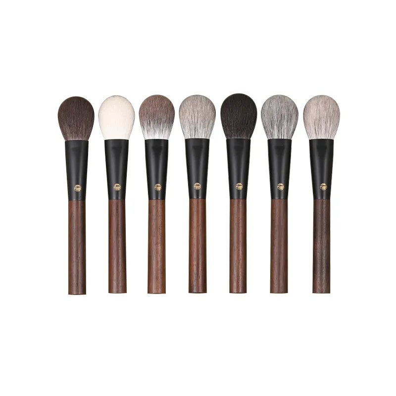 Professionelle håndlavede makeup børster 1 PC blødt egern Ræve Heste Gedehår Fladt Runde Blush Børste Valnød Håndtag Make Up Børste — image 1