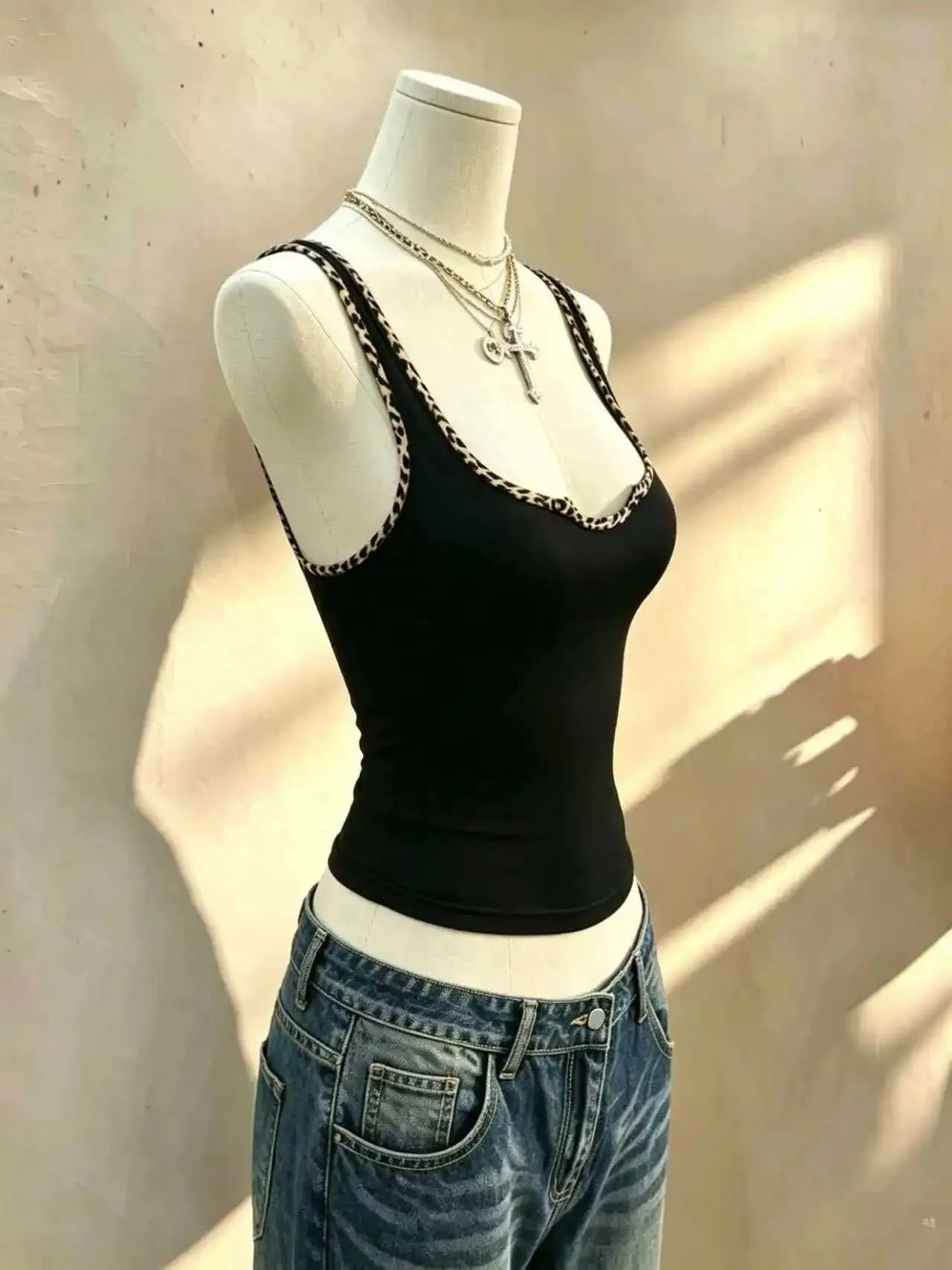 2 pezzi donna stampa leopardata con scollo a U senza maniche canotta tinta unita slim fit occidentale Y2K Cami gilet multicolore vino rosso nero — image 5