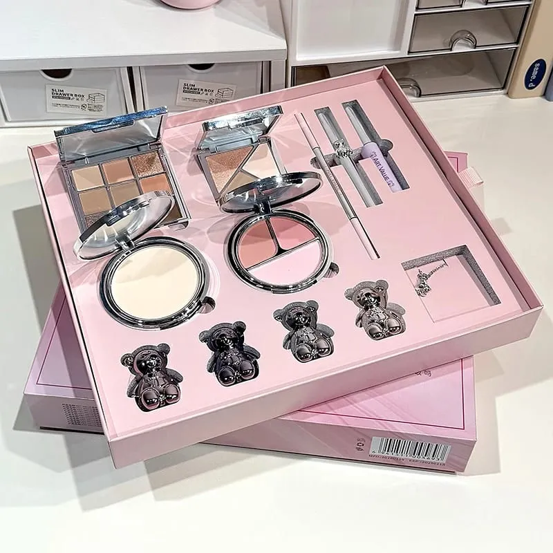 Set Solekan Wajah NILAI SENI Mengandungi 4Lumpur Bibir 1Pen Kening 1Maskara 1Warna Kening 1Bedak Tekan 1Pemerah pipi 1Kontur 1Pembayang Mata