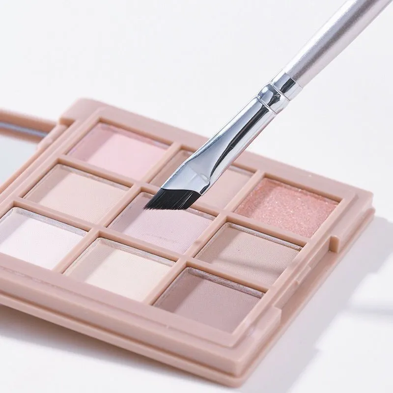 Brocha delineadora de ojos en forma de hoz, pinceles diagonales para cejas, cepillo de cuchilla debajo del párpado para dormir, cepillo para detalles de gusanos de seda, herramientas de maquillaje ultrafinas — image 5