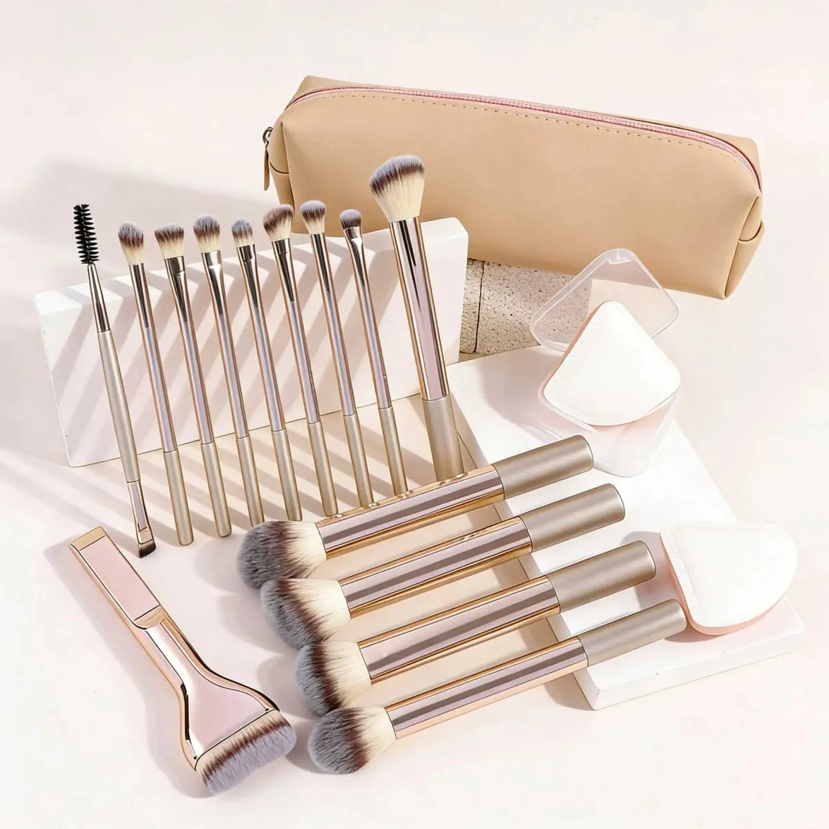 13ks/17ks make-up nástrojů včetně sady štětců na make-up + 1ks taštičky na make-up + 2ks příslušenství Air Puff Base Brush štětec na tvářenku — image 3