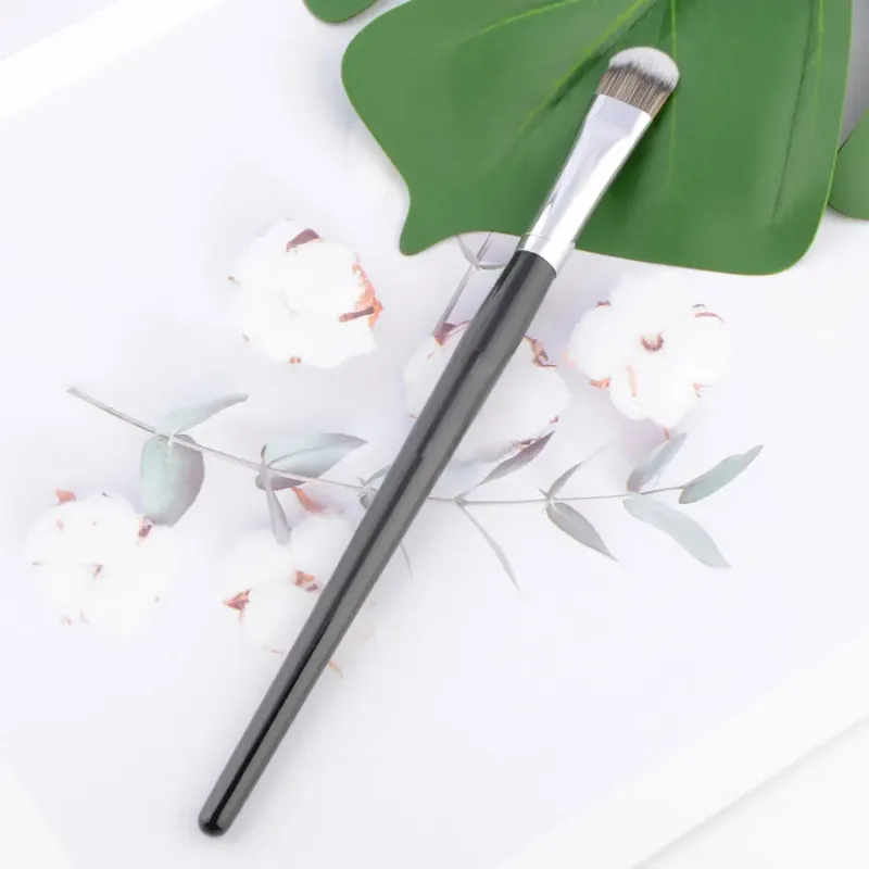 1 piece Pro Stippling Concealer #52 Detail Eyeshadow Eye Nose Shadow Makeup brushes Make up brush synthetic Hair wood handle