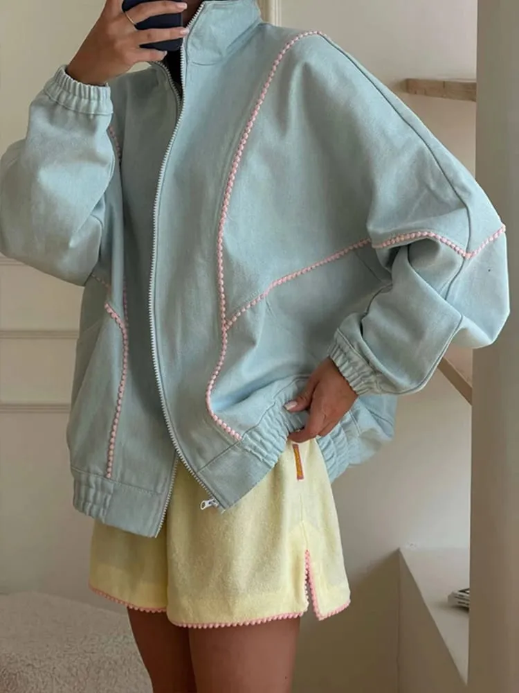 Gepunktete, abgeschnittene Windjacke, Kontrastrosa, Nahtpaspelierung, Seitentaschen, lockere Oberbekleidung, 2026 Herbst, Straße, Alltag, Damenmantel — image 2