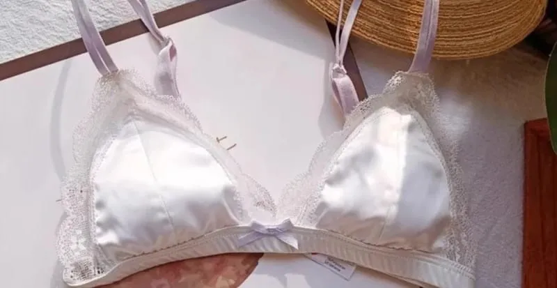 Bralette Perancis Klasik Tanpa Underwire Renda Elegan Cawan Kecil Pakaian Dalam Wanita Fesyen Set Bra 3 Keping dengan Cawan Berbentuk Lembut — image 8