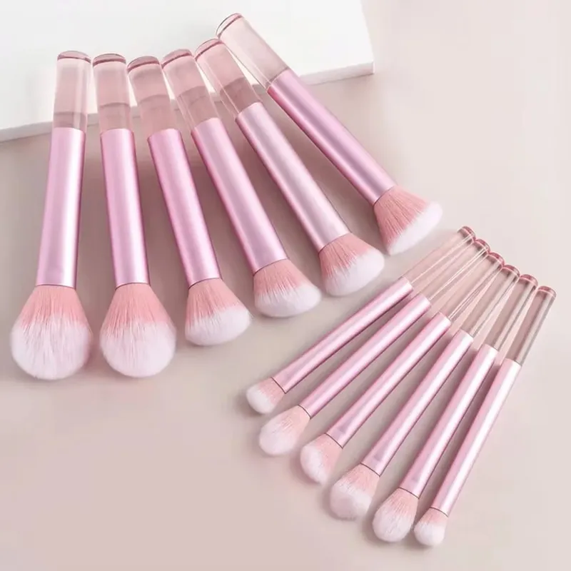 Set Kuas Rias Profesional Perak 14 Buah | Termasuk 2 Puff Beludru Mewah + 2 Spons Pencampur | Perusahaan Sikat Bebas Kekejaman Vegan — image 13