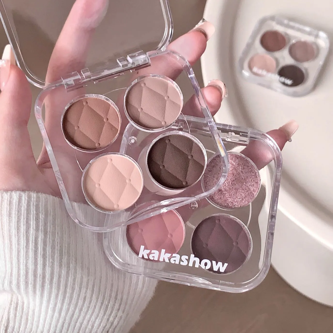 4 barvy Matné jemné třpytky Paletka očních stínů s nízkou sytostí Dlouhotrvající hedvábný a snadno barvící broskvový pudr Denní make-up očí — image 6