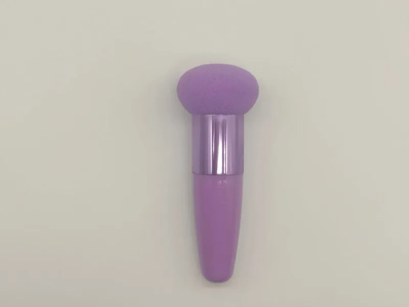 Pennelli per trucco a testa di fungo Spugna cosmetica per soffio di cipria con manico Strumenti di bellezza per trucco professionale per donna — image 9