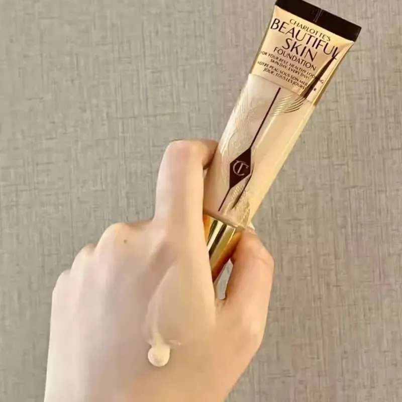 Charlotte Tilbury Airbrush Flawless Foundation Fond de Teint Belle Peau Fond de Teint Naturel à Couverture Complète Doux-Mat Radiant Glo — image 6
