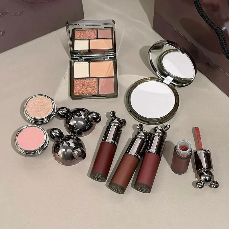 ART VALUE Makeup-sæt inkluderer 4 Lip Mud 1 Face Blush 1 Presset Powder 1 Eyesshadow Palette 1 Highlighter Powder 8 STK Kosmetik