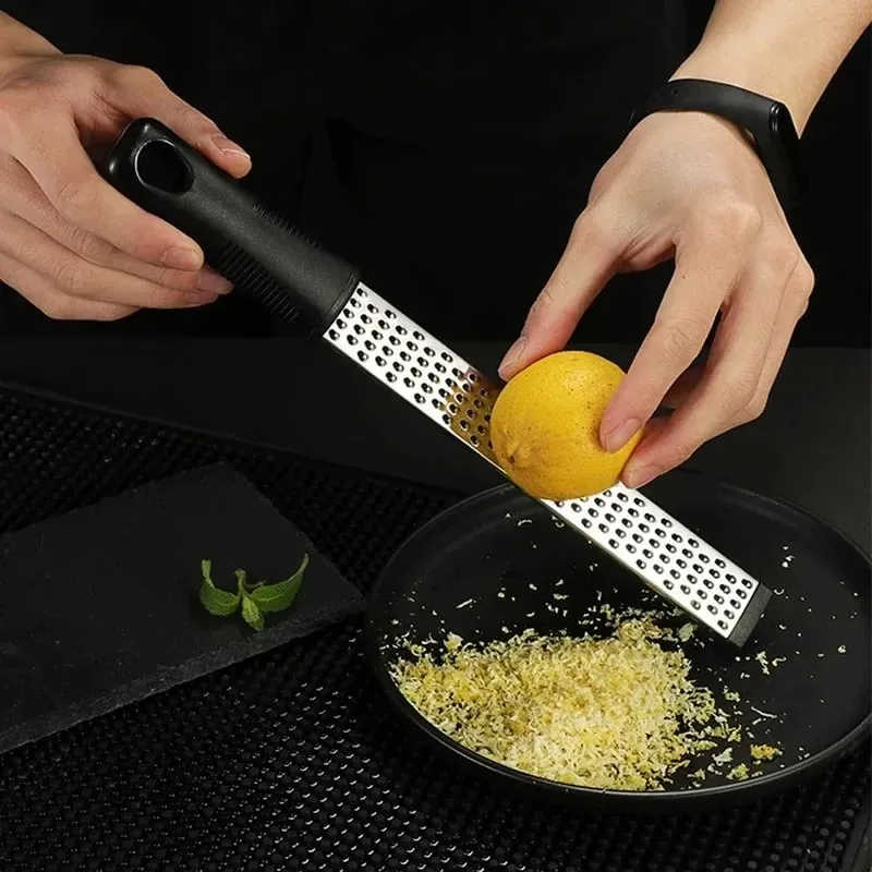 Râpe manuelle en acier inoxydable pour fromage citron légumes pomme de terre avec poignée antidérapante outil de cuisine pointu — image 3