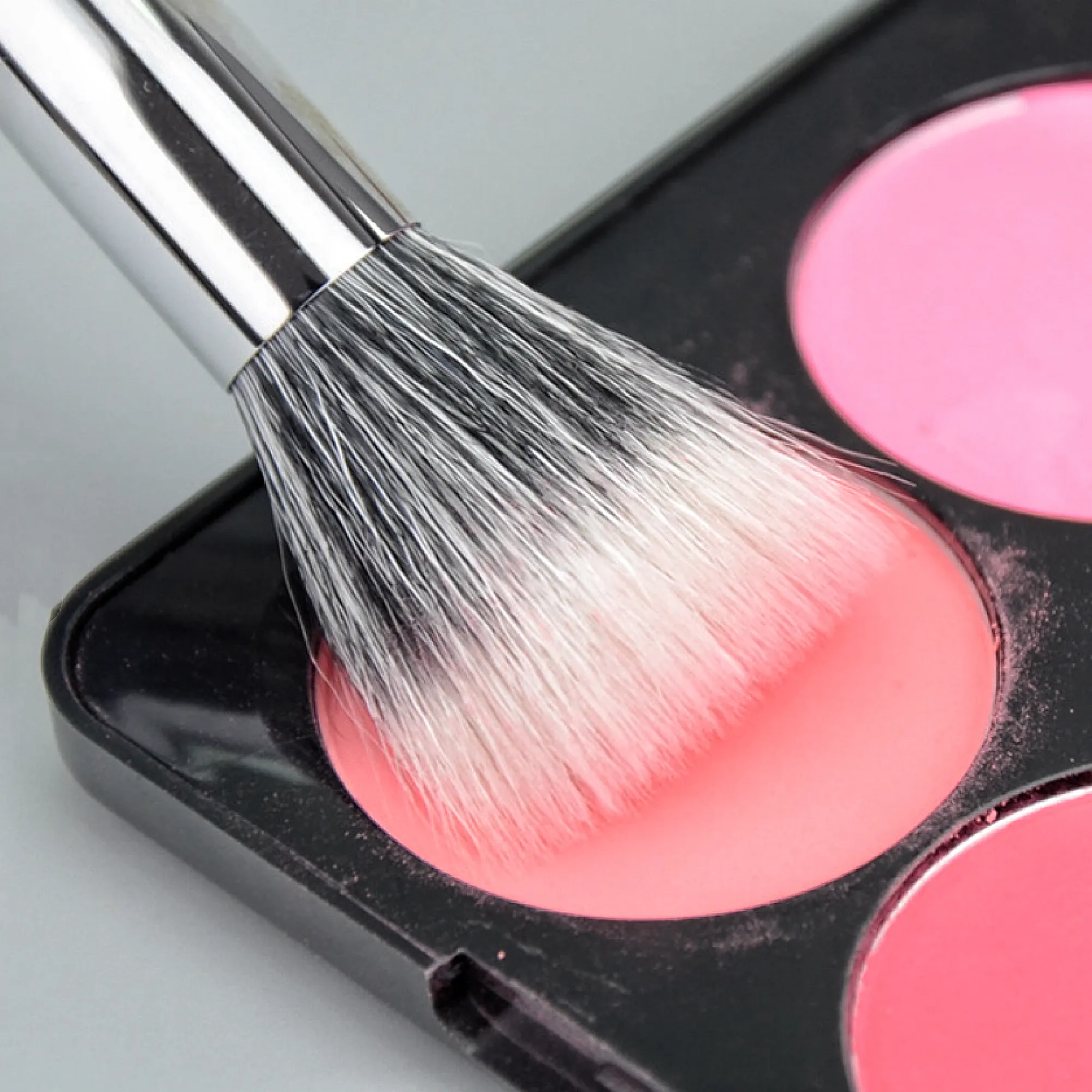1PC Berus Blush Stippling Berus Campuran Berus Mekap Bulu Lembut Berus Penyerlah Penyerlah Profesional Alat Kosmetik Wanita — image 2