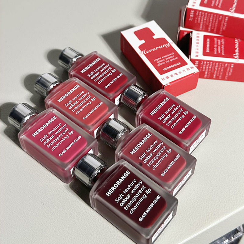 Leichter, glasartiger Lippenlack – feuchtigkeitsspendende Formel mit Spiegelglanz; Wischfest, langlebig und hautaufhellend
