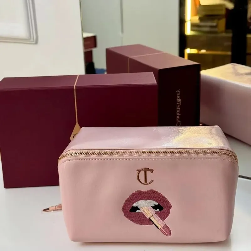 Charlotte Tilbury Spray Fissante 16H Impermeabile Bacchetta Contorna e Leggera Sfumabile Costruibile e Ombretto da 12 vaschette Intensamente Pigmentato — image 25