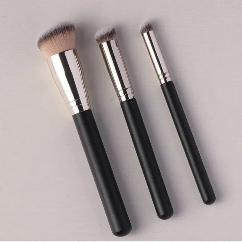 3 uds base biselada brochas de maquillaje corrector cubierta sin costuras sintético círculo oscuro crema líquida cosméticos herramienta de brocha de contorno — image 1