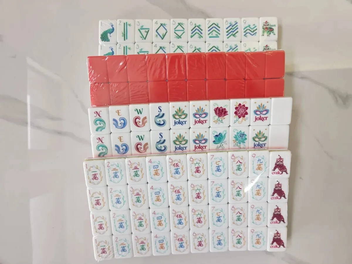 Set Mahjong americano personalizzabile 160 piastrelle Mah Jongg acrilico a 4 strati Regali a sorpresa Mahjong Giochi portatili per feste in famiglia — image 11