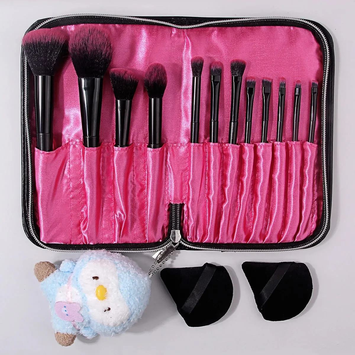 16 pezzi set di pennelli per trucco rosa sfumato pennelli cosmetici morbidi per capelli sintetici viso occhi con 2 soffi di polvere di velluto a triangolo nero mak — image 5