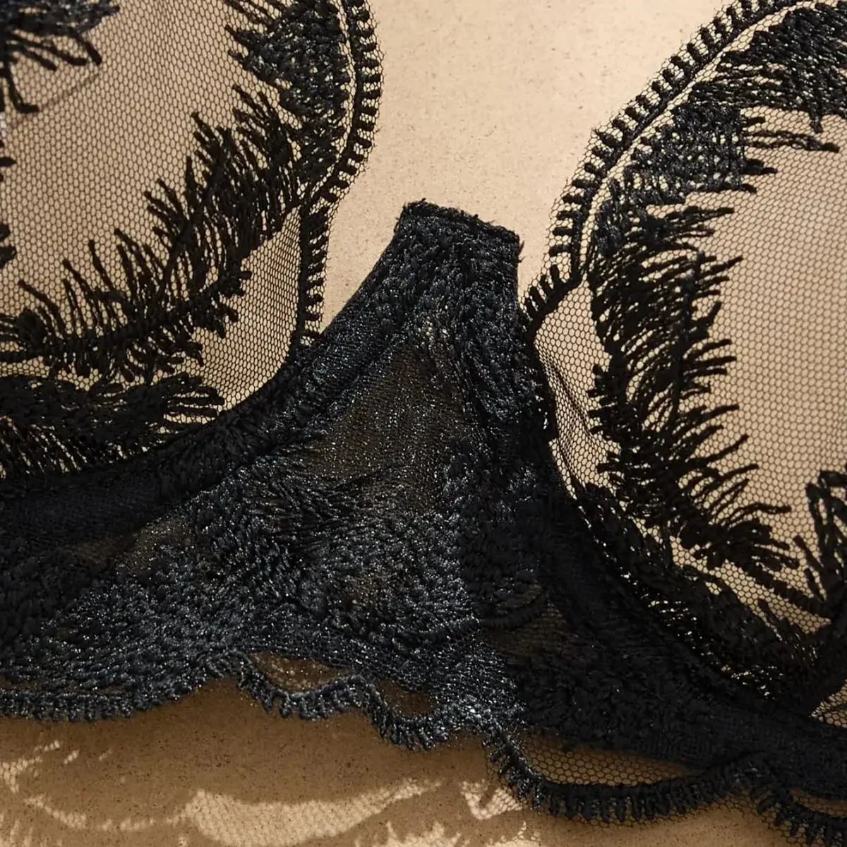 Set Bra Wanita Bulu Hitam Lembut Dan Bergaya Pakaian Intim Pakaian Dalam Wanita Selesa — image 3