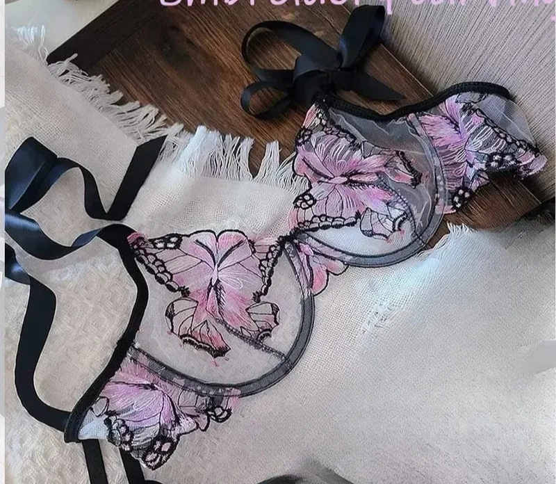 เจียมเนื้อเจียมตัวโรแมนติกลูกไม้ผีเสื้อเย็บปักถักร้อย Sheer ตาข่าย Camisole ชุดนอนผู้หญิงสวมใส่ทุกวัน Push Up ชุดชั้นในชุด 34-40