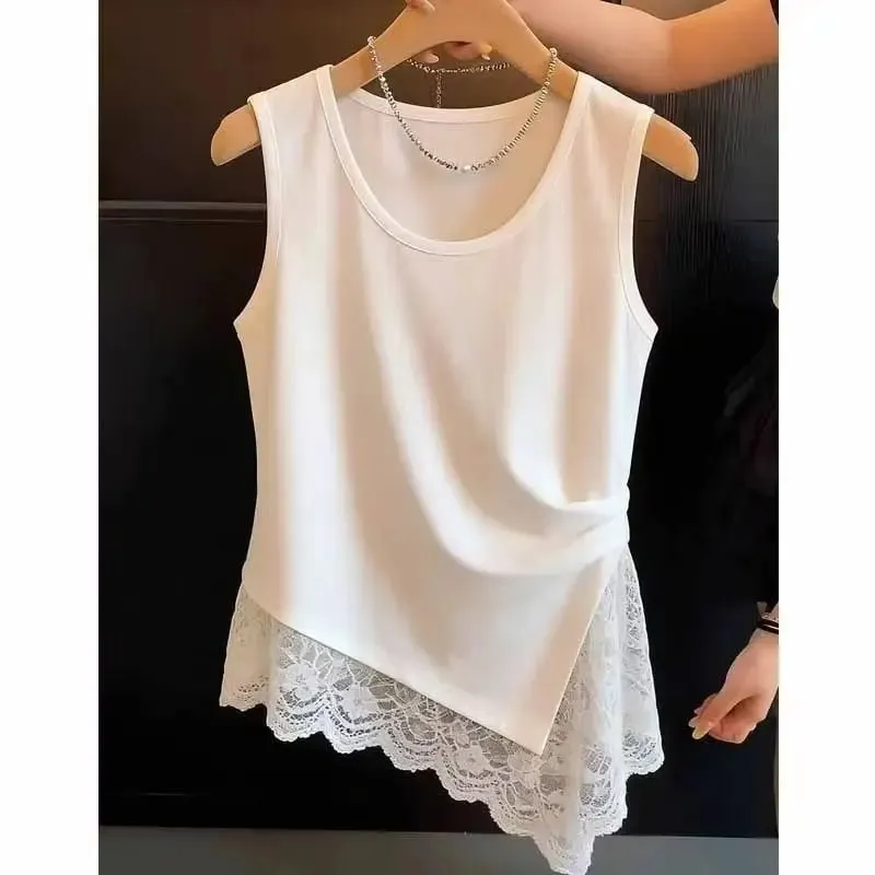 Vêtements de grande taille pour femmes, nouveau design plissé, sens de la dentelle, épissage de dentelle, gilet irrégulier, printemps et été