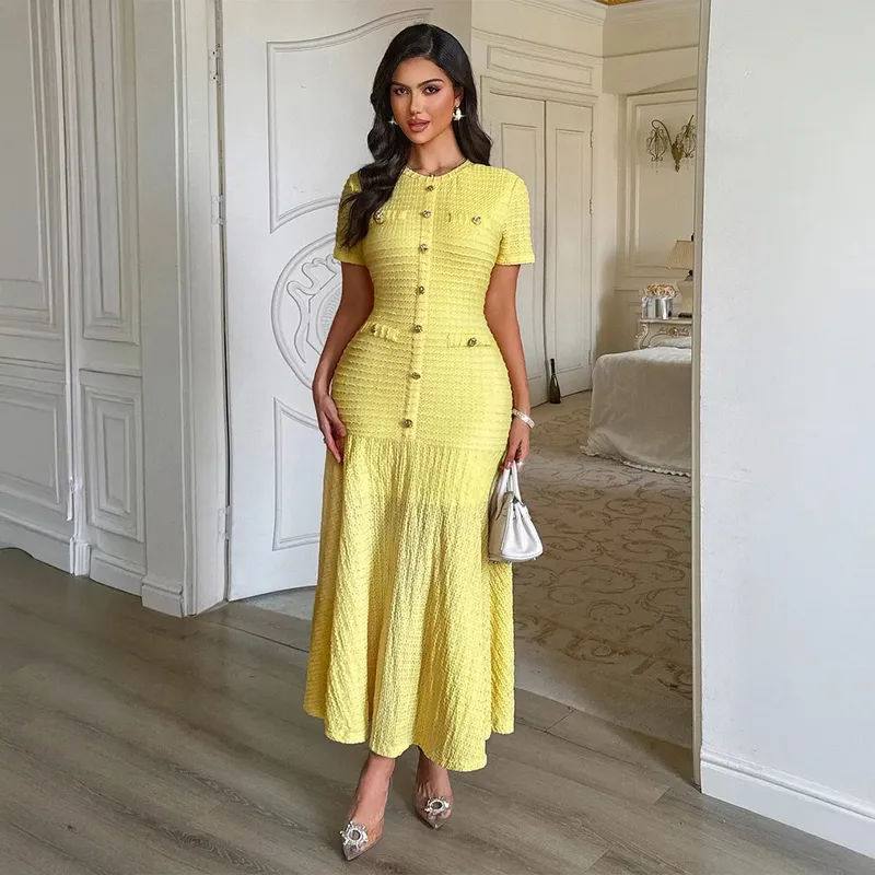 Einfarbiges Midikleid für Damen, kurzärmelig, mit goldenen Knöpfen verziert, tailliertes Kleid mit ausgestelltem Saum, elegantes Retro-Outfit für Verabredungen und Partys