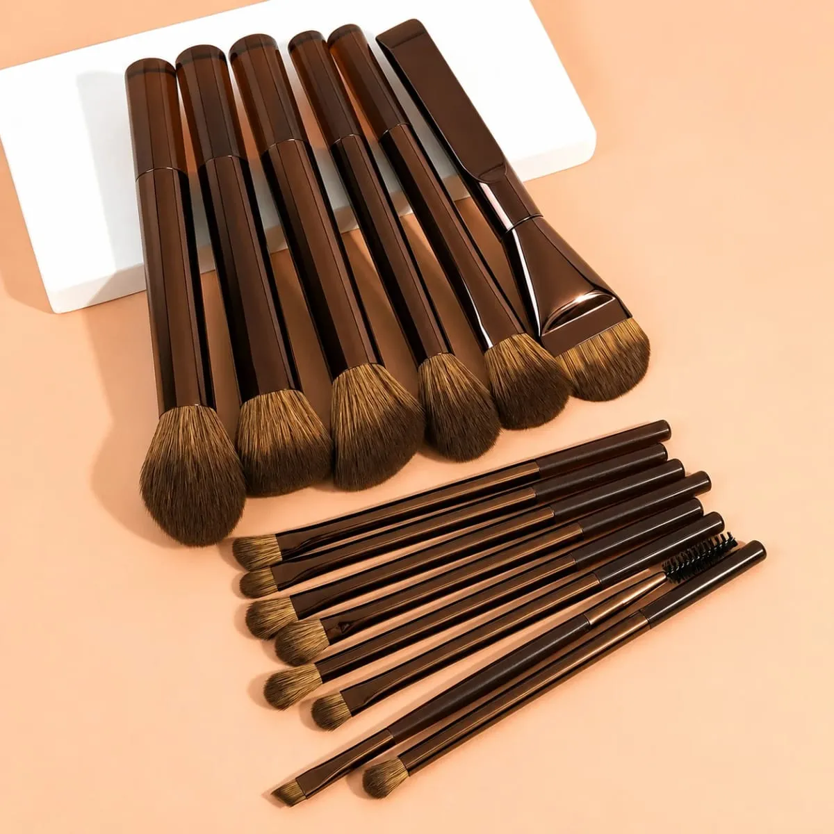 Ensemble de pinceaux de maquillage 14 pièces avec virole en aluminium-Kit de pinceaux de maquillage synthétiques de qualité supérieure pinceau pour poudre de fond de teint ombre à paupières pour mendier — image 3