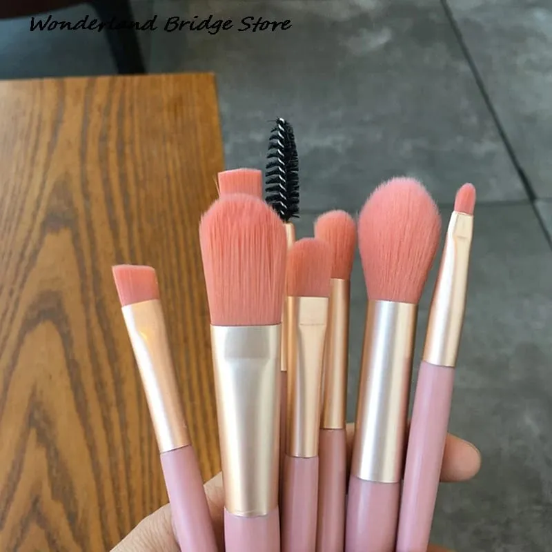 8 Buah Kuas Rias Mini Pro Pegangan Matte Set Kuas Rias Rambut Lembut Portabel dengan Tas Alat Rias Berkualitas Tinggi — image 1