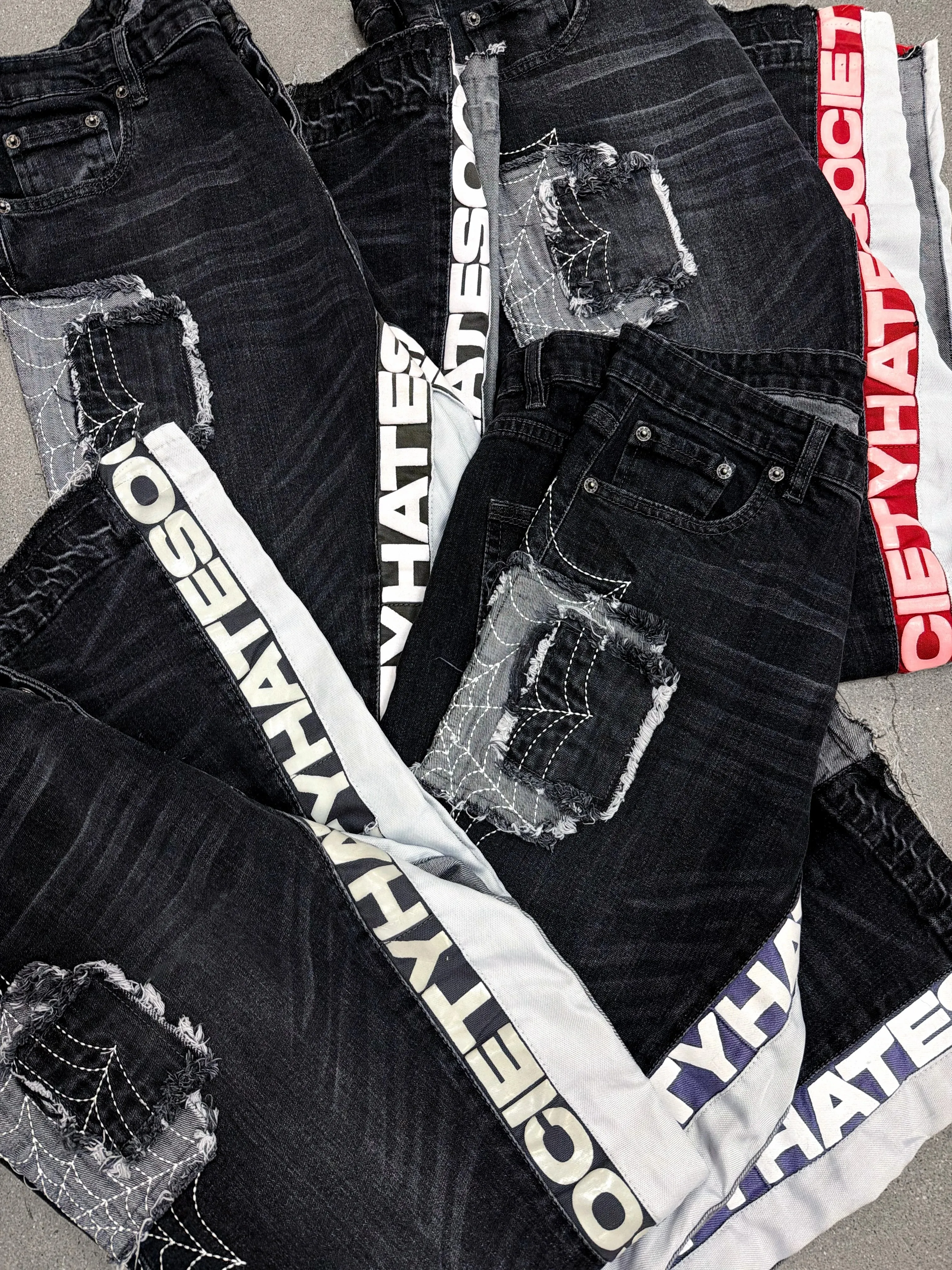 Y2k Hate Society Flared Jeans Muži Retro Spider Web výšivka Vyprané džíny American Hip Hop Streetwear Unisex Bootcut Jeans — image 6