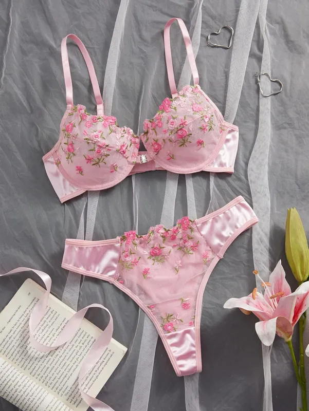 Set Pakaian Dalam Sulaman Bunga Merah Jambu 2PCS Penutupan Depan Separa Tipis Bertali Belakang Cangkuk Ganda Seluar Dalam Seksi untuk Acara Romantik