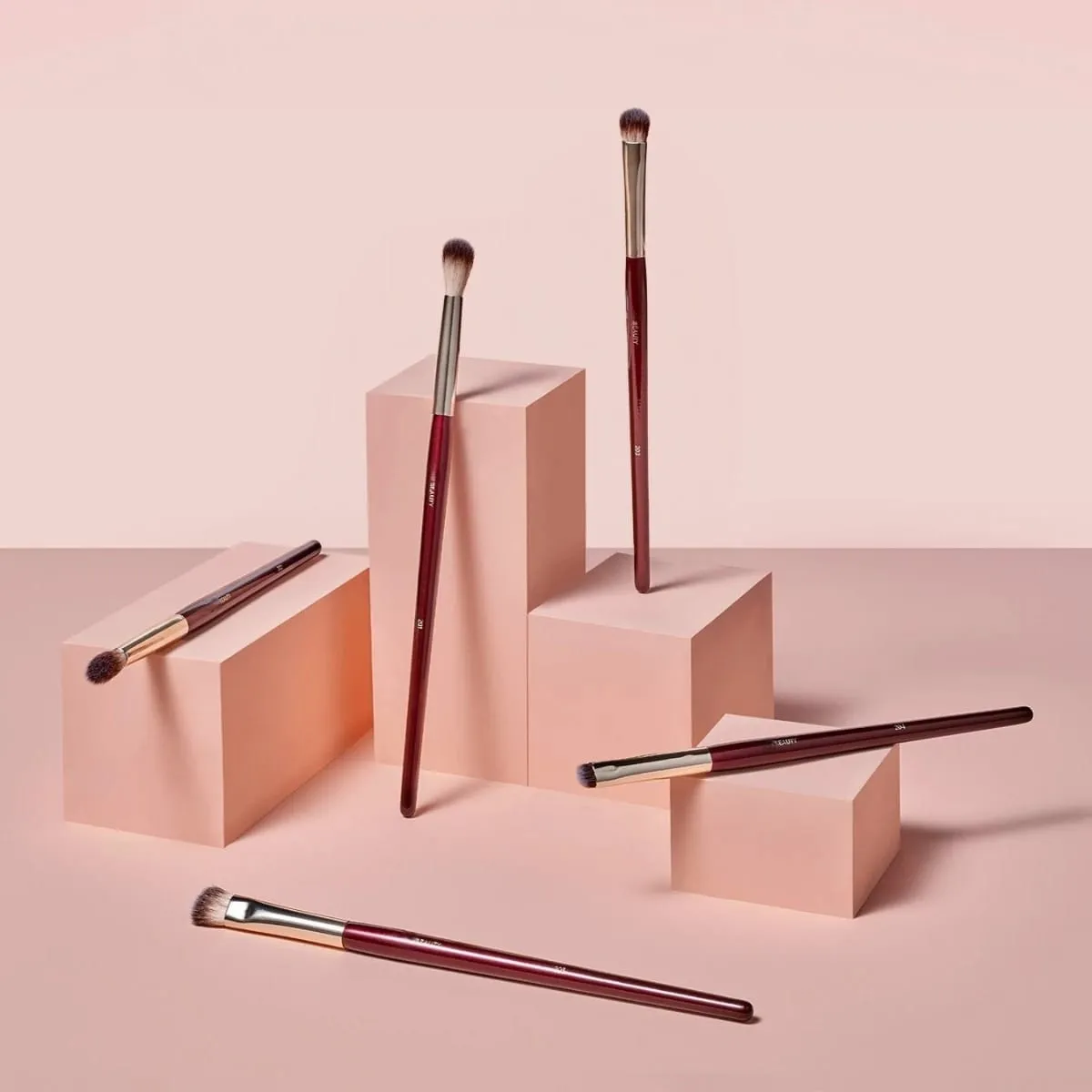 Essentials øjenbørstesæt 5 stk. Øjenskygge makeup børster sæt med æske rødt og blødt syntetisk hår — image 5