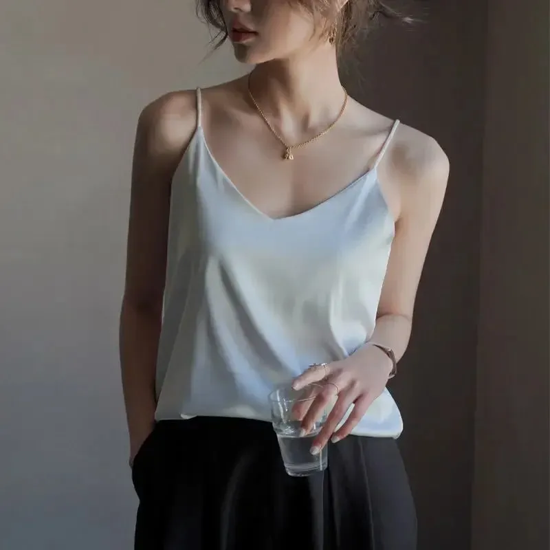Vrouwen Halter V-hals Basic Wit Cami Spaghetti Top Mouwloos Satijn Zijde 2026 Tank Tops Dames Zomer Hemdje — image 13