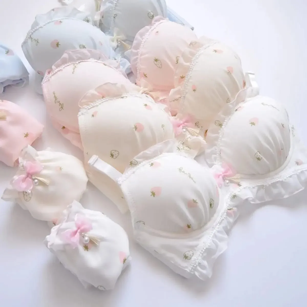 Set Bralette Renda Larut Air Dua Warna Lingerie Lucu & Feminin Bordir Lembut Tanpa Kawat — image 2
